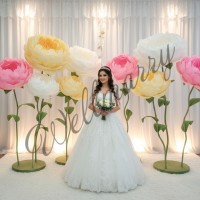 Аренда ростовых цветов из бумаги "Пионы светло-розовые"